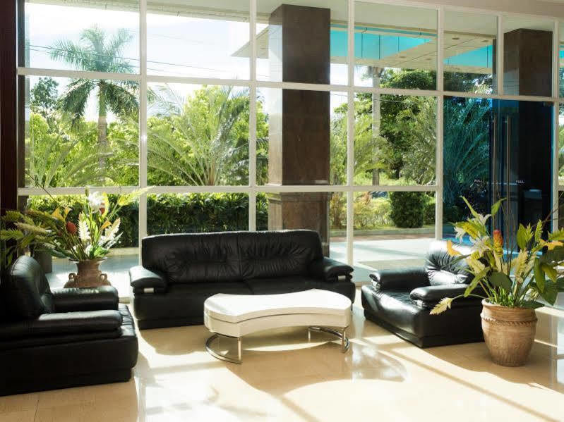 סבו La Mirada Hotel מראה חיצוני תמונה