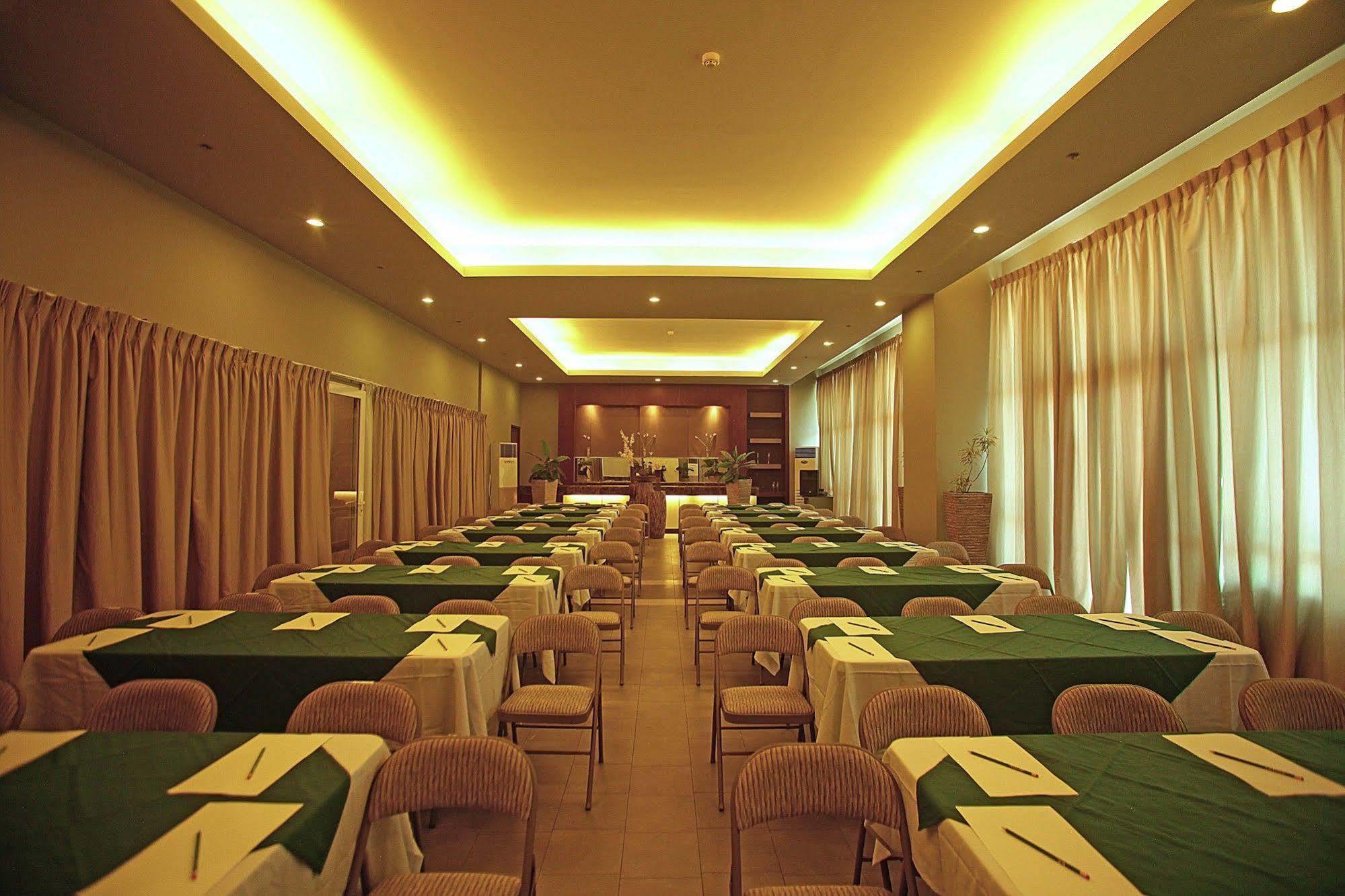 סבו La Mirada Hotel מראה חיצוני תמונה